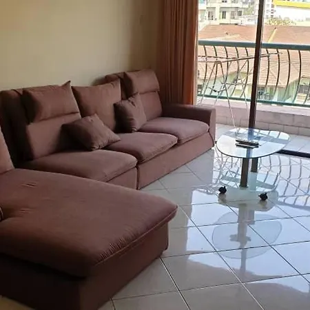 Marina Court: 6-Bedroom Group Stay with Free Parking Kota Kinabalu Exterior photo