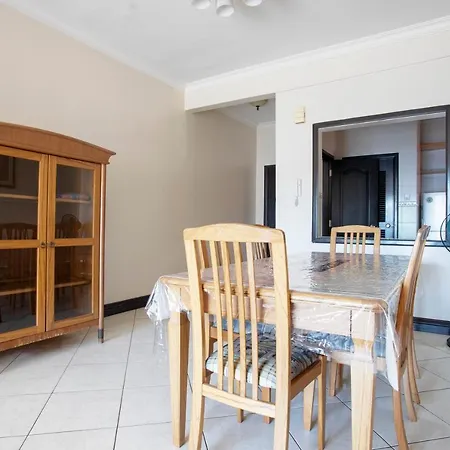 Marina Court: 6-Bedroom Group Stay with Free Parking Kota Kinabalu Exterior photo
