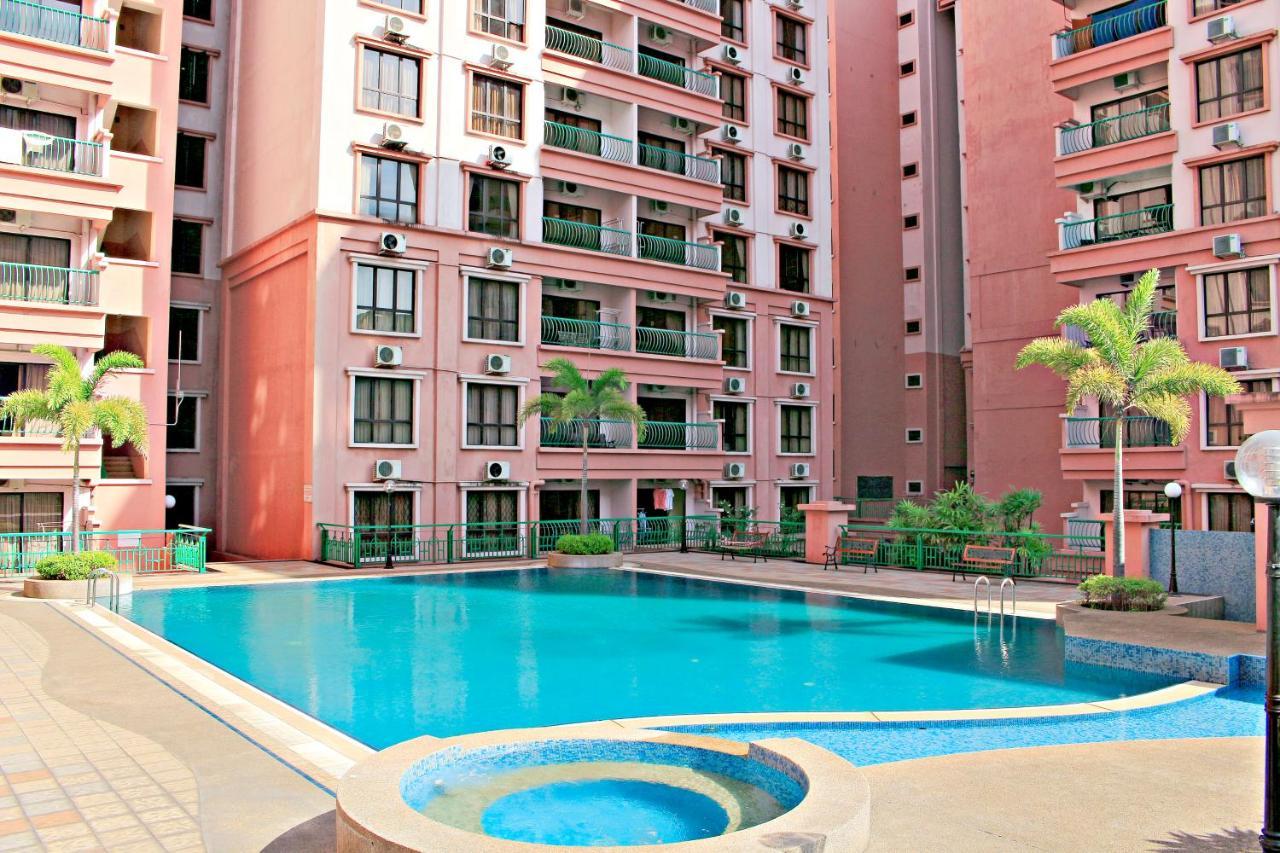 Marina Court: 6-bedroom Group With Free Parking Apartment *