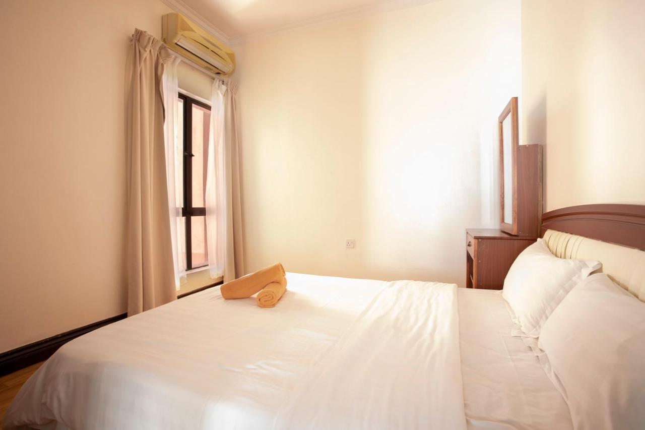 Marina Court: 6-bedroom Group With Free Parking * Kota Kinabalu