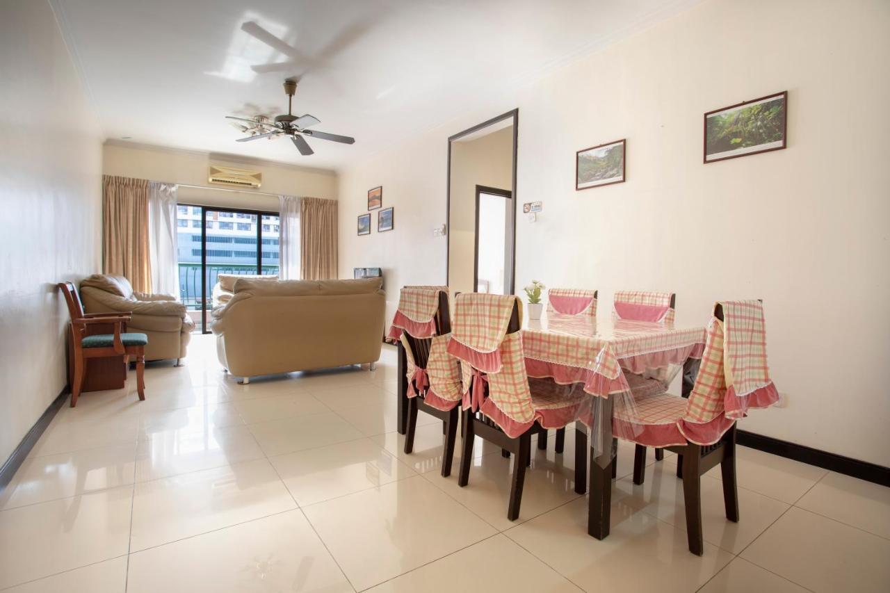 Apartment Marina Court: 6-bedroom Group With Free Parking