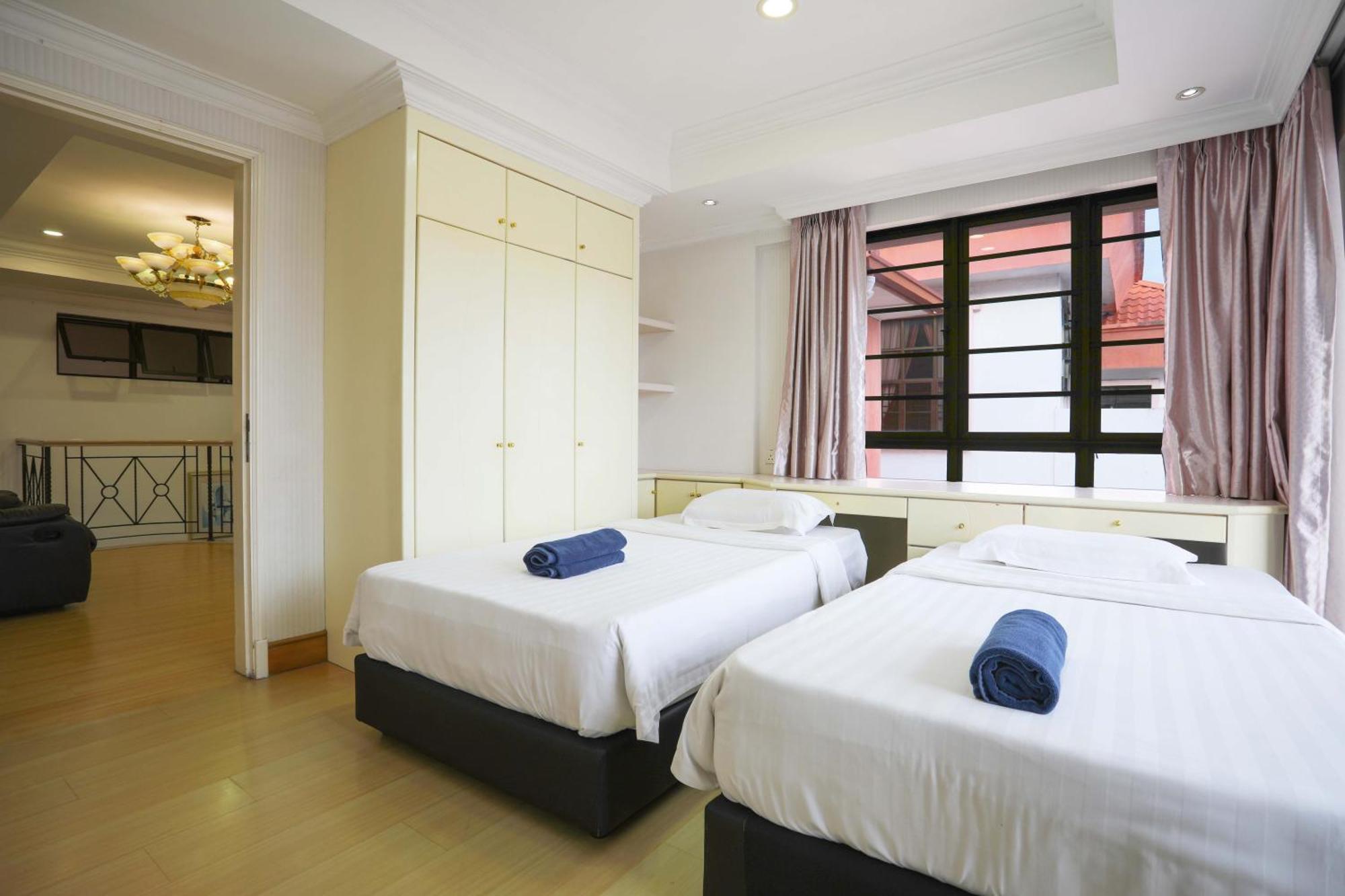 Marina Court: 6-bedroom Group With Free Parking Apartment Kota Kinabalu