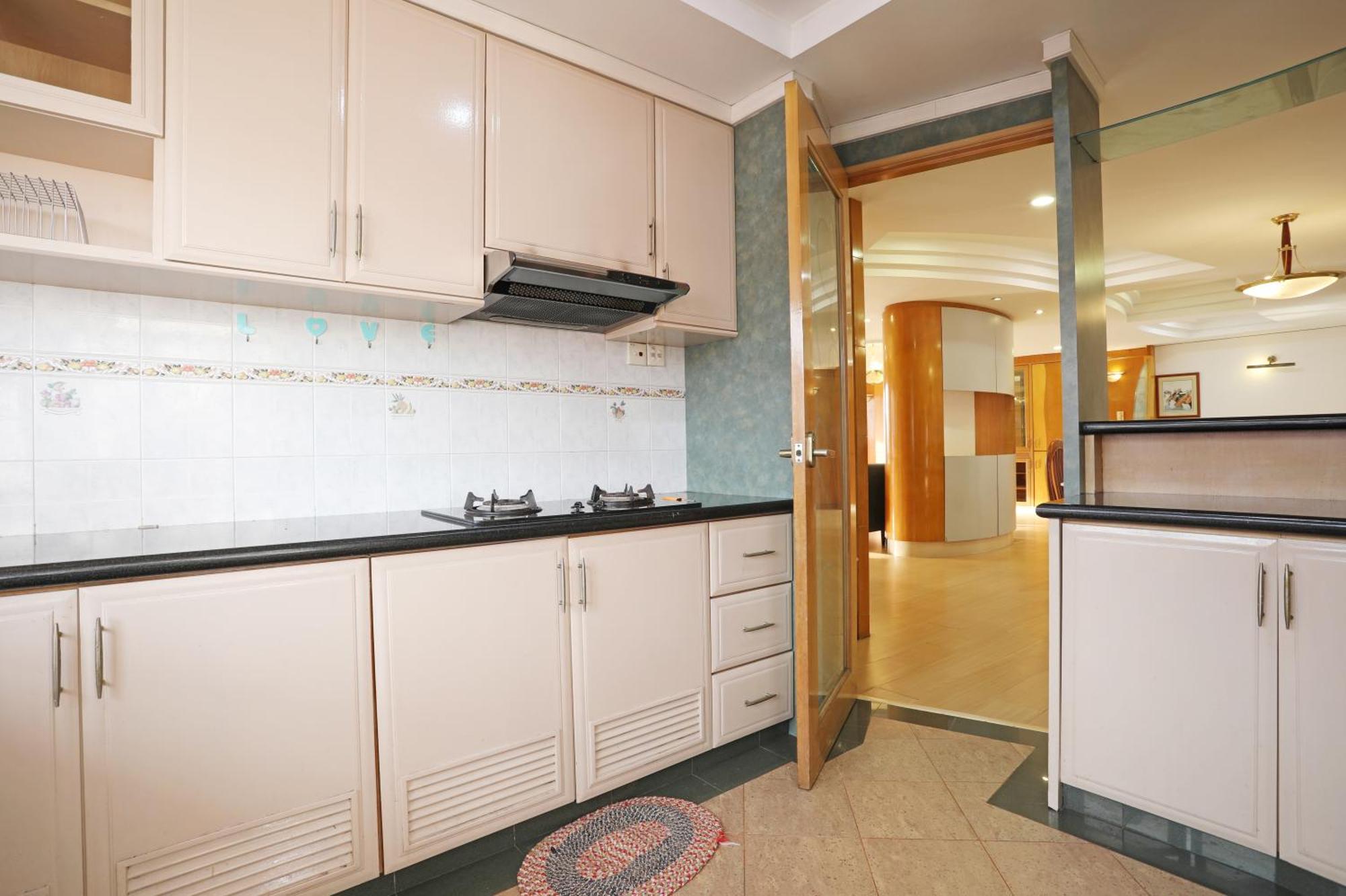 Marina Court: 6-bedroom Group With Free Parking *